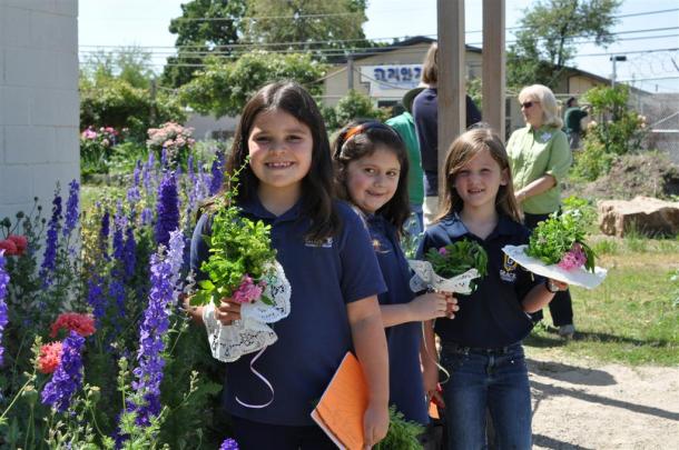 Tussie Mussies and First Graders Visit the Garden with Dallas County Master Gardeners
