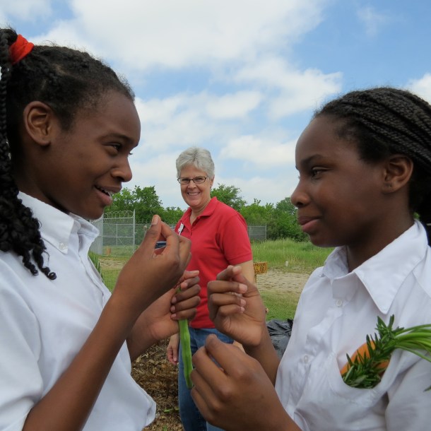 Fifth Graders From West Dallas Community School and Dallas County Master Gardener, Abbe in background